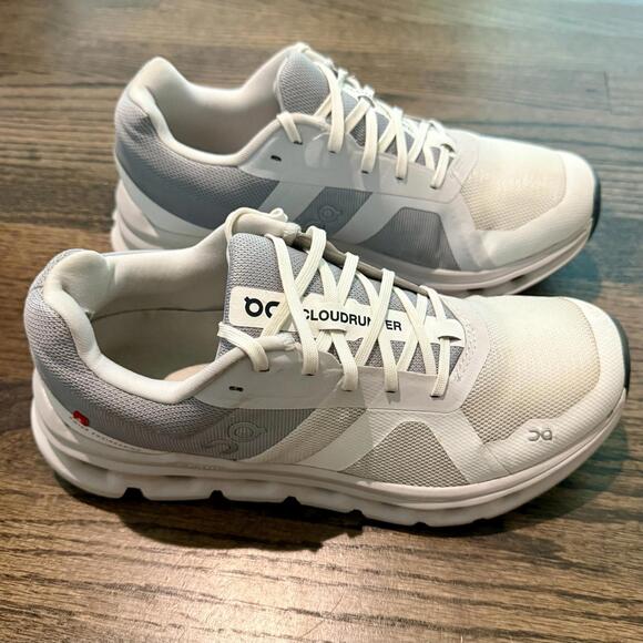 On Women's Cloudrunner White Running Shoes US Size 8 - Picture 2 of 9